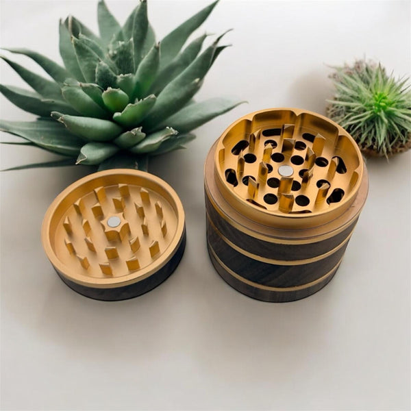 Premium Holz Grinder 4 - tlg Walnuss – Magnetverschluss – Raucherzubehör | Gentleman's Selection